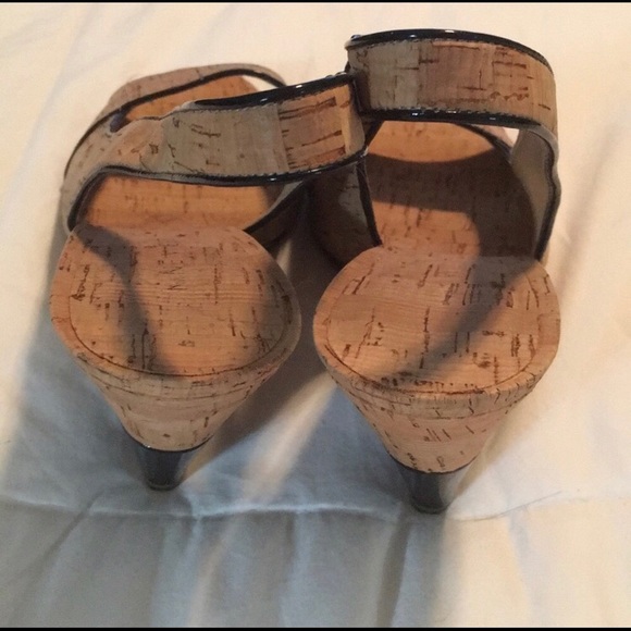 Nine West Cork Wedges - Picture 3 of 3